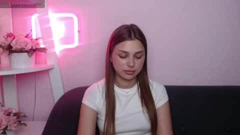 Snapshot of milanaangelas chatting on 05/26/26, 08:05 milanaangelas online show from 05/26/26, 08:05