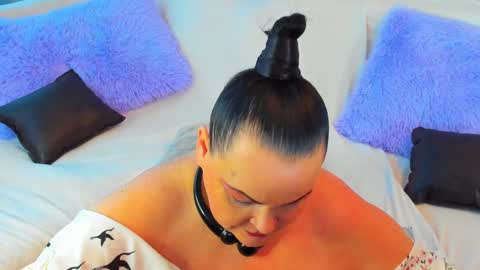 Snapshot of milanabiegert chatting on 01/08/25, 11:32 Lana online show from 01/08/25, 11:32