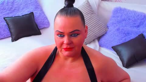 Snapshot of milanabiegert chatting on 02/23/25, 08:28 Lana online show from 02/23/25, 08:28