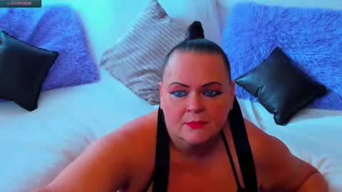 Snapshot of milanabiegert chatting on 09/10/25, 07:30 Lana online show from 09/10/25, 07:30