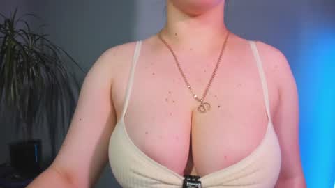 Snapshot of milanabrittt chatting on 07/02/26, 10:05 Milana online show from 07/02/26, 10:05