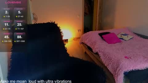 Snapshot of milanafox_ chatting on 02/01/26, 10:30 Lana online show from 02/01/26, 10:30