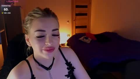 Snapshot of milanafox_ chatting on 05/09/26, 08:03 Lana online show from 05/09/26, 08:03