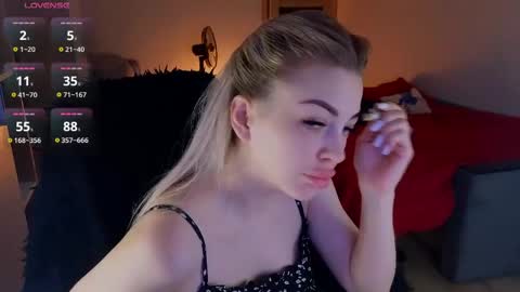 Snapshot of milanafox_ chatting on 06/07/26, 10:46 Lana online show from 06/07/26, 10:46