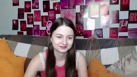 Snapshot of milanaroz chatting on 02/03/25, 01:51 milanaroz online show from 02/03/25, 01:51