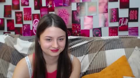 Snapshot of milanaroz chatting on 02/10/25, 12:08 milanaroz online show from 02/10/25, 12:08