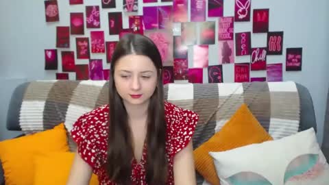 Snapshot of milanaroz chatting on 03/06/25, 05:46 milanaroz online show from 03/06/25, 05:46