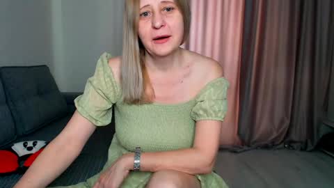 Milena online show from 03/02/26, 06:14