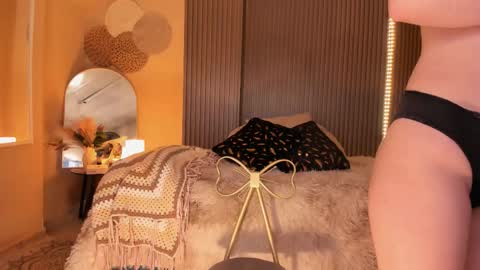 aya online show from 11/27/25, 07:38