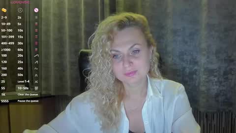 Snapshot of milanna_x chatting on 09/15/25, 10:10 milanna_x online show from 09/15/25, 10:10