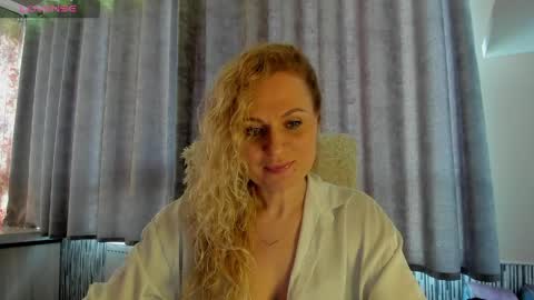Snapshot of milanna_x chatting on 05/20/26, 12:33 milanna_x online show from 05/20/26, 12:33