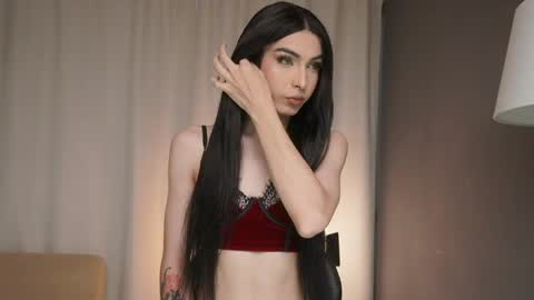 Snapshot of milansantana24 chatting on 05/27/26, 11:13 MILAN SANTANA online show from 05/27/26, 11:13