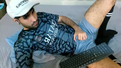 milanzaire online show from 12/15/25, 11:42