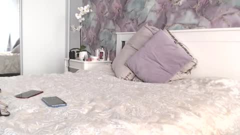 Snapshot of milarunis chatting on 02/12/25, 07:44 Delicious Pussy online show from 02/12/25, 07:44