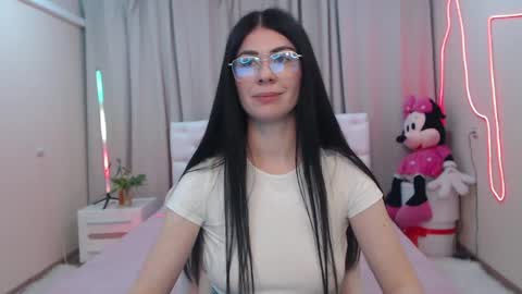Snapshot of milasecretsss chatting on 05/16/26, 06:43 milasecretsss online show from 05/16/26, 06:43