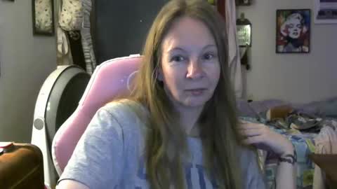 Mila online show from 04/21/26, 12:44