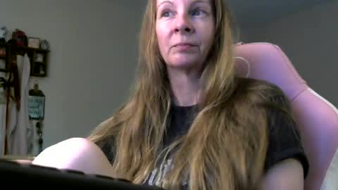 Snapshot of milastoned chatting on 06/21/26, 01:13 Mila online show from 06/21/26, 01:13