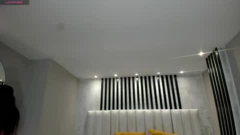 Mila Velvet online show from 04/21/26, 12:11