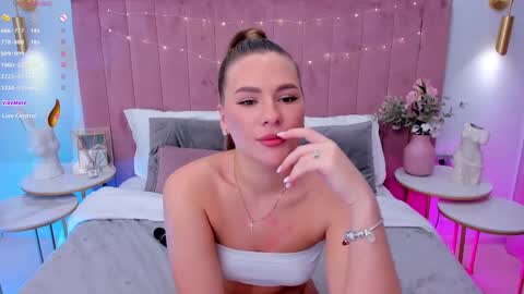 Snapshot of milavox chatting on 03/01/25, 08:45 Mia online show from 03/01/25, 08:45