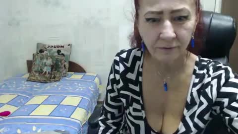 Snapshot of milayadflow chatting on 12/29/24, 05:33 MilayaDFlow online show from 12/29/24, 05:33