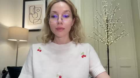 Mila online show from 12/17/25, 03:29