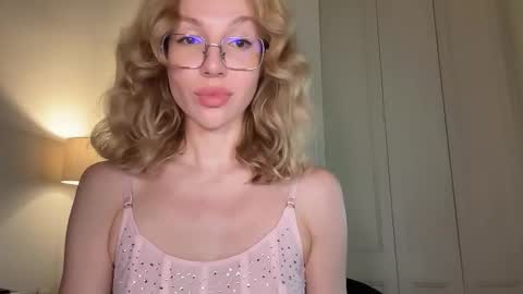 Mila online show from 02/21/26, 03:57