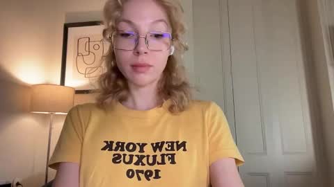 Mila online show from 02/24/26, 05:00