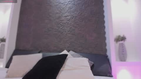 M I L E  online show from 07/24/26, 11:03
