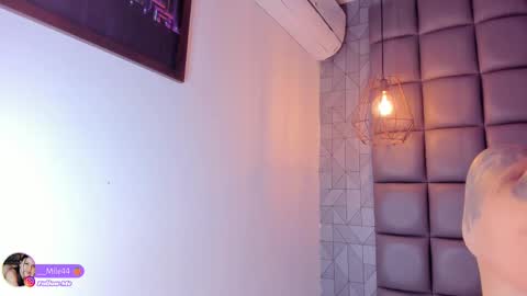 Milena  online show from 09/30/25, 03:33