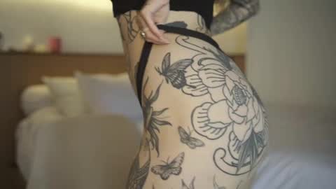 M  Telegram mamagotachannel online show from 04/17/26, 07:44