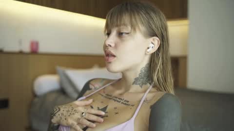 M  Telegram mamagotachannel online show from 04/22/26, 04:04