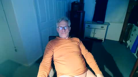 Snapshot of milehi1958 chatting on 02/12/25, 11:40 Milehi1958 online show from 02/12/25, 11:40
