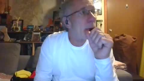 Snapshot of milehi1958 chatting on 09/13/25, 12:38 Milehi1958 online show from 09/13/25, 12:38