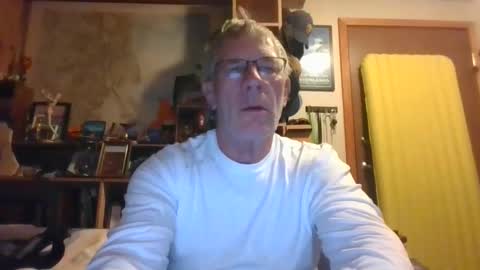 Snapshot of milehi1958 chatting on 09/14/25, 12:37 Milehi1958 online show from 09/14/25, 12:37