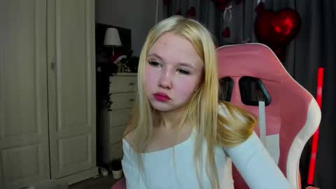 Mia online show from 02/14/26, 04:42