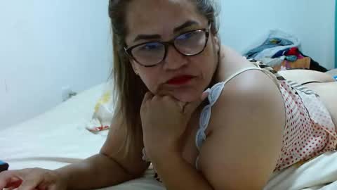 MILENA online show from 09/12/25, 02:11