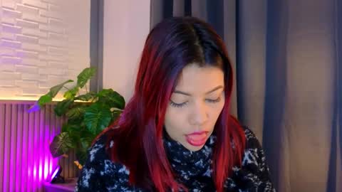 milena_lawson online show from 11/10/25, 10:47