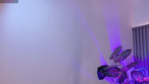 milena_lawson online show from 11/27/25, 11:34