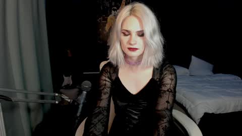 Snapshot of milena_marshmallows chatting on 12/14/24, 10:34 Milena online show from 12/14/24, 10:34