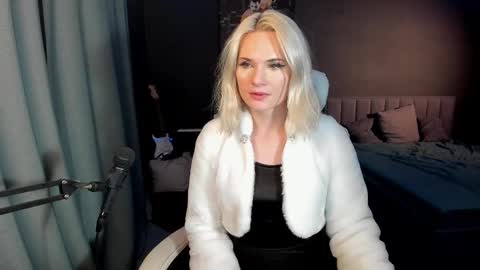 Snapshot of milena_marshmallows chatting on 02/22/25, 11:57 Milena online show from 02/22/25, 11:57