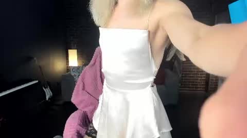 Milena online show from 07/04/26, 07:36