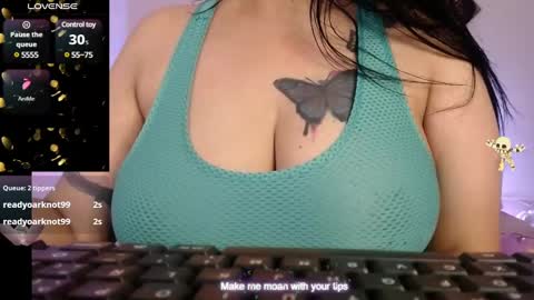 Snapshot of milenacams chatting on 12/19/24, 06:01 milena online show from 12/19/24, 06:01