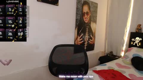 Snapshot of milenacams chatting on 02/04/25, 07:00 milena online show from 02/04/25, 07:00