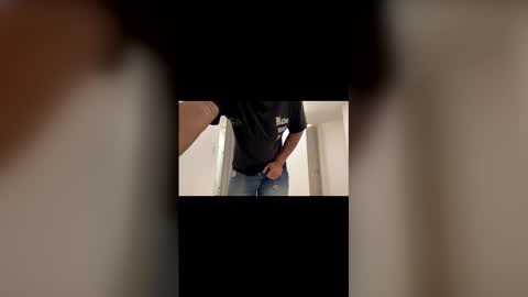 Snapshot of mileslennon chatting on 11/28/25, 10:23 mileslennon online show from 11/28/25, 10:23