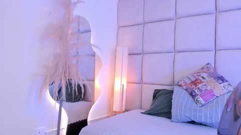 Miley online show from 11/14/25, 03:22