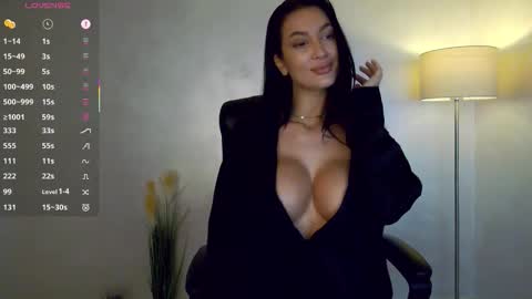 M online show from 10/09/25, 11:08