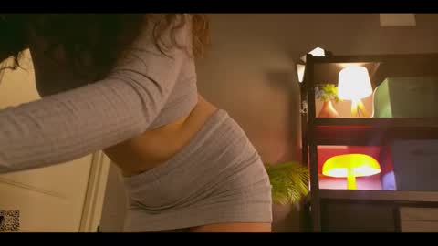 Snapshot of miley_smile chatting on 09/29/25, 05:34 Miley online show from 09/29/25, 05:34