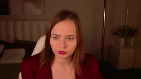 Snapshot of mileylovelyx chatting on 11/18/25, 08:30 mileylovelyx online show from 11/18/25, 08:30