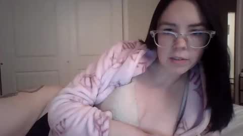 Snapshot of milf4you6 chatting on 12/02/25, 01:33 milf4you6 online show from 12/02/25, 01:33