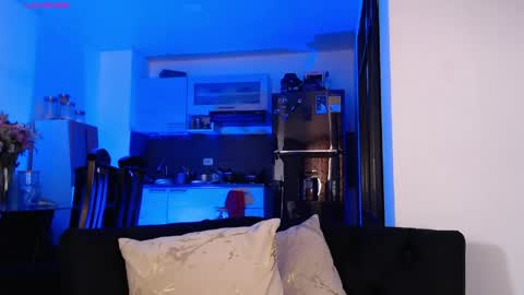 Snapshot of milf__pretty chatting on 04/27/26, 12:47 Melissa online show from 04/27/26, 12:47